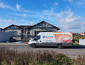 Zateplení stropu dřevostavby pomocí foukané izolace